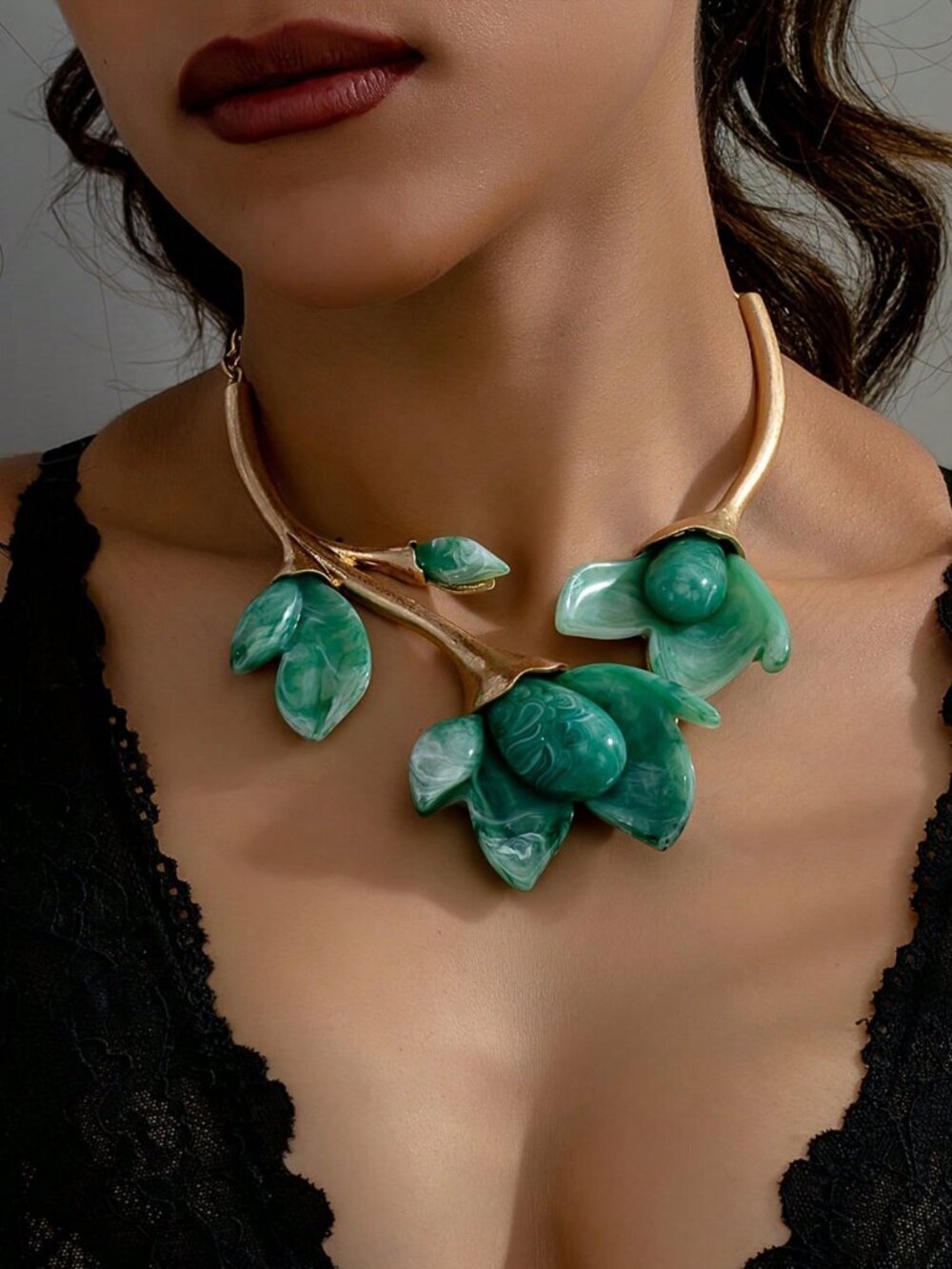Metallic Green Boho Elegant Women's Magnolia Flower Resin Necklace